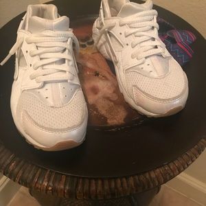 White and iridescent huarache